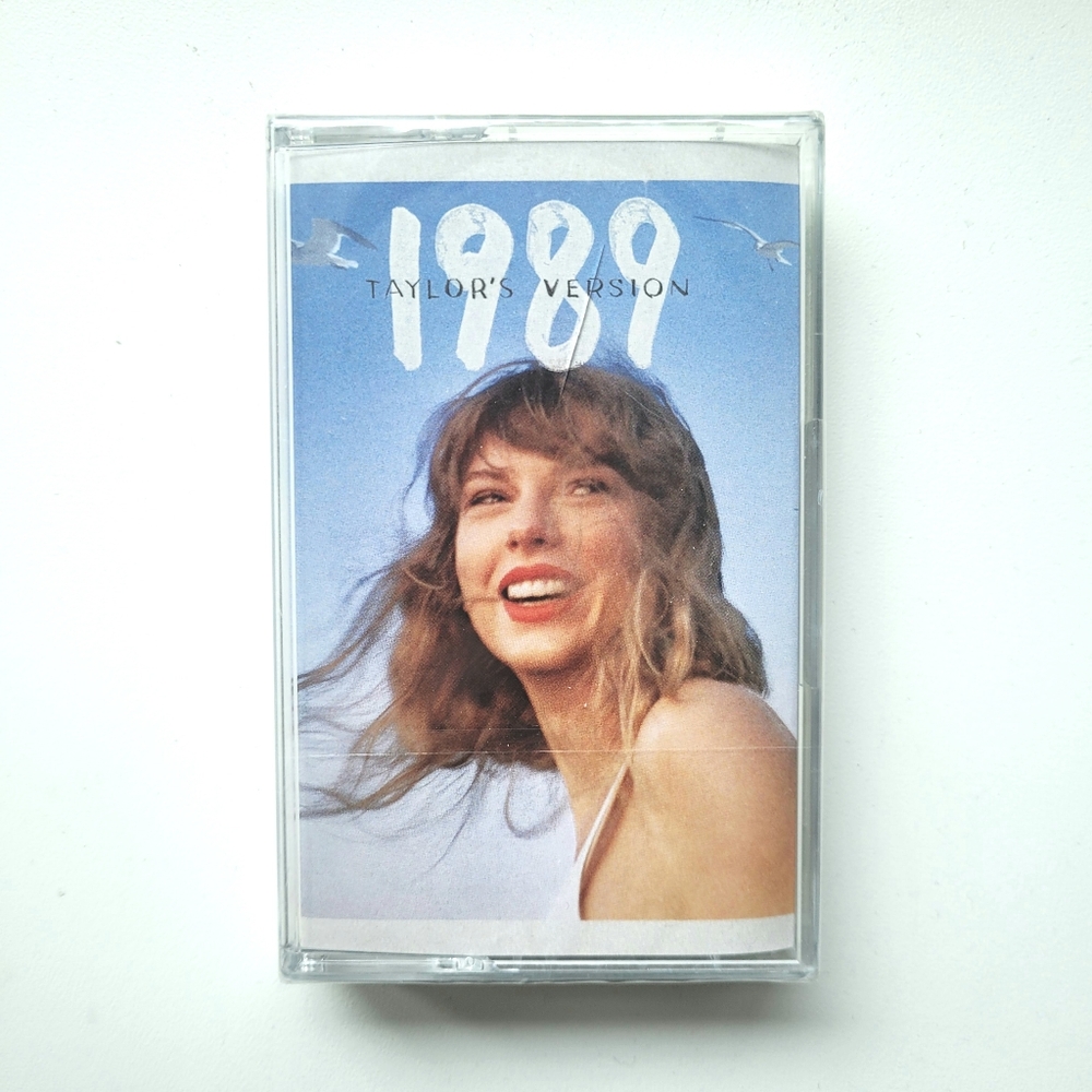 NEW TAYLOR SWIFT 1989  (Taylor's Version) Cassette Tape FACTORY SEALED